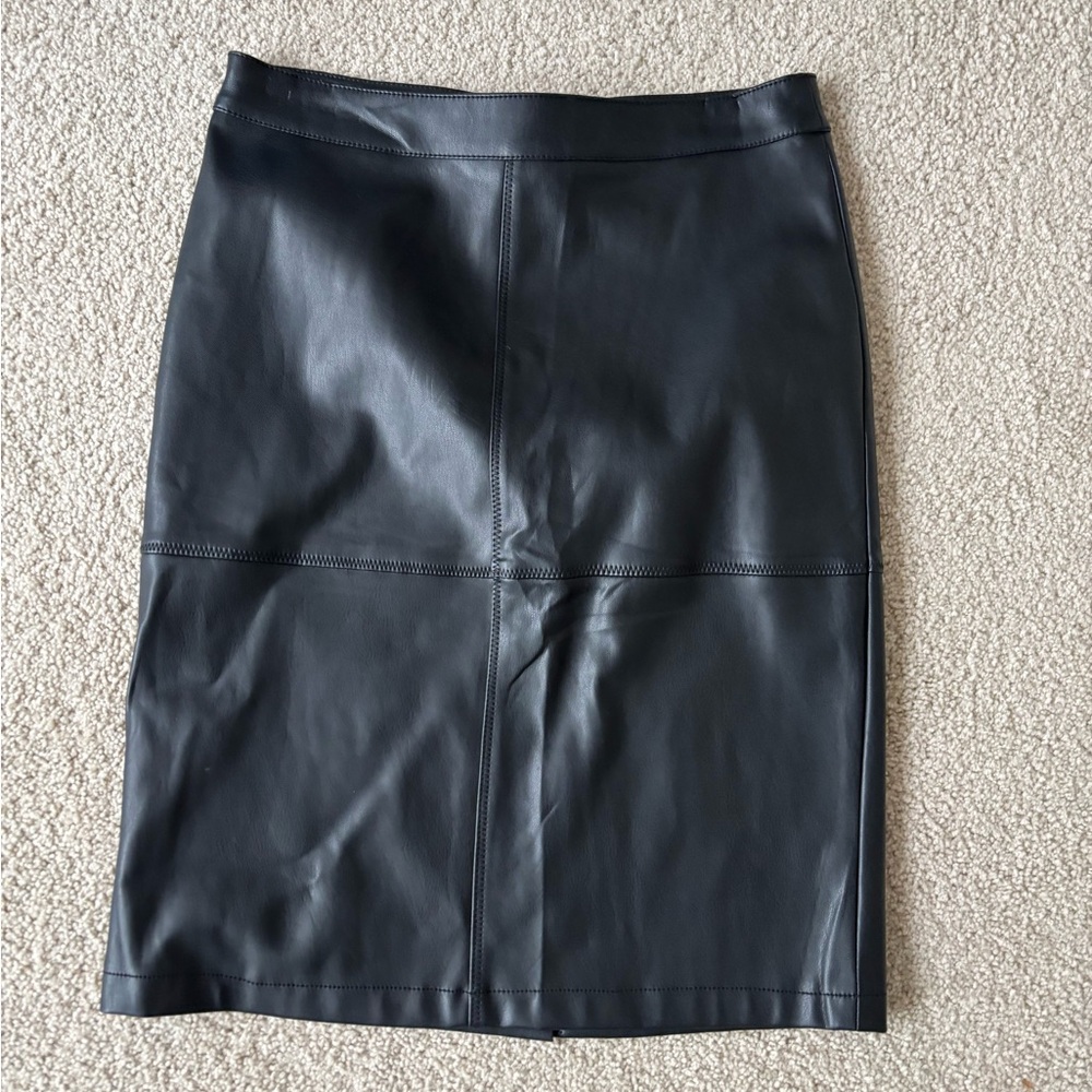 Elegant Black Leather Skirt